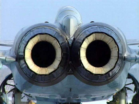 Động cơ AL-41F đem lại khả năng siêu cơ động cho máy bay trang bị.
