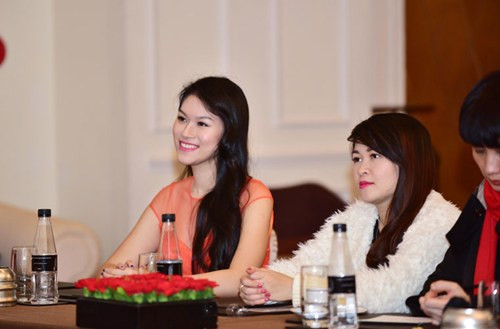 Nam ca sĩ cũng chia sẻ niềm vui của mình tới toàn bộ ê kíp, đặc biệt là nữ diễn viên Ngọc Thanh Tâm. Từ một cô gái yếu đuối, nhưng với niềm đam mê lớn và sức chịu đựng phi thường, cô đã trở thành "đả nữ" ấn tượng trên màn ảnh "Hiệp sĩ mù".