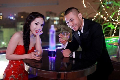 Chưa hết, sau khi bị Vĩnh Thụy tố quỵt nợ, Doãn Tuấn còn bị tố xù 7 triệu tiền sửa xe. Hiện tại, Doãn Tuấn vẫn chưa lên tiếng về những sự việc ồn ào này.