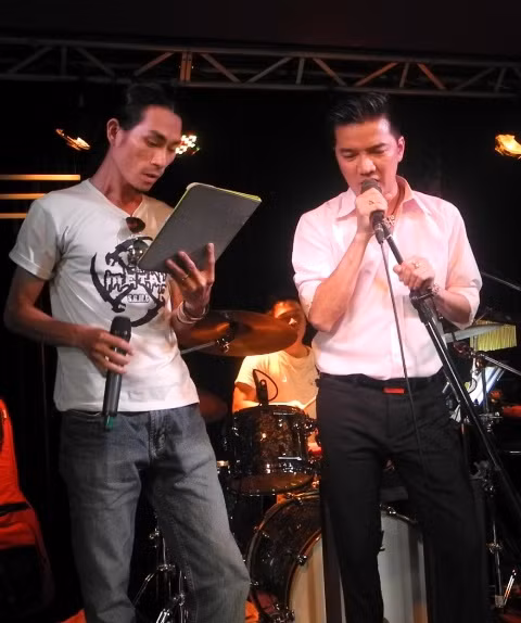 Đàm Vĩnh Hưng và Sử Duy Vương.