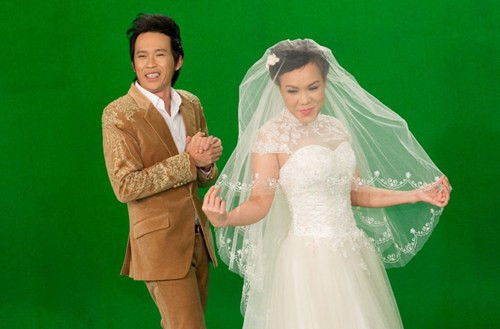 Không chỉ là cặp đôi ăn ý trên sân khấu, ngoài đời, Việt Hương và Hoài Linh cũng khá thân thiết.