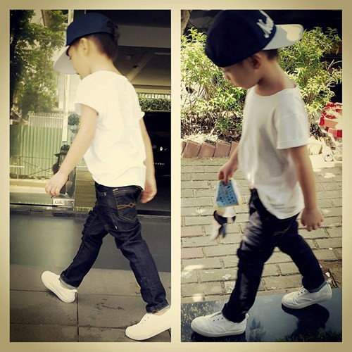 Được mẹ chăm chút từng li từng tí, cậu bé thường xuất hiện với hình ảnh sành điệu, cực chất.