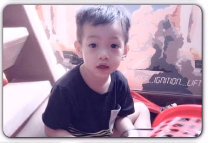 Dù bận rộn nữ ca sĩ luôn tranh thủ thời gian để chăm sóc cậu con trai nhỏ. Thậm chí, để được gần con nữ ca sĩ còn mang Subeo đi cùng trong những chuyến đi diễn xa.