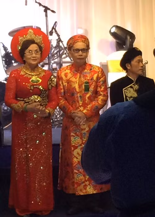 Dương Triệu Vũ chia sẻ: "Tiết mục đặc biệt nhất của năm... Đây là lý do tại sao cả nhà ai cũng thích ca hát.. vì từ nhỏ trong nhà cứ ngồi chung với nhau hát hò như thế này".