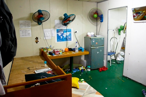 Nơi bọn cướp giam giữ toàn bộ 18 thủy thủ đoàn tàu Sunrise 689. (Ảnh: Phan Cường)