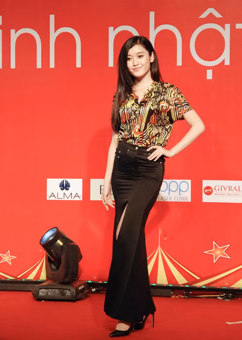 Về Huyền My, chia sẻ trên facebook, cô cho biết: "Dù ở vị trí nào, Hoa hậu hay Á hậu 1 thì My nghĩ rằng tất cả đều xứng đáng với nỗ lực và công sức của My và cả ekip bỏ ra. Trước những sự quý mến đó, My nghĩ rằng những gì My nhận lại được còn nhiều hơn thế. Và từ bây giờ, My sẽ cố gắng hơn nữa để không phụ lòng mọi người".