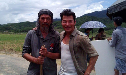 Trần Bảo Sơn trên phim trường "Những đứa con của làng".