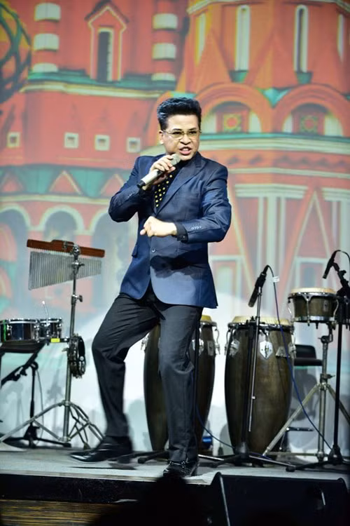 Người mẫu Trang Trần, diễn viên Ngọc Thanh Tâm, diễn viên Hiền Mai, Hữu Tiến, MC Thanh Bạch… cũng có những hoạt động tích cực đóng góp vào quỹ để giúp Duy Nhân vượt qua giai đoạn khó khăn trong cuộc sống.