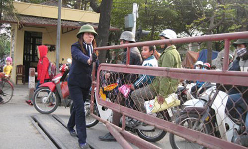 Hệ thống đường sắt Việt Nam vẫn còn lạc hậu so với thế giới. (Ảnh: S.L)