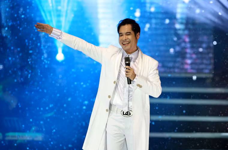 Liveshow của ca sĩ Ngọc Sơn tại chương trình "Dấu ấn" diễn ra tối 6/9/2014 cũng phá kỷ lục về khán giả, khiến giao thông ùn tắc và hỗn loạn. Toàn bộ sân khấu nhà thi đấu Nguyễn Du đều chật kín khán giả. BTC cho biết đến đúng giờ biểu diễn họ đã buộc phải đóng tất cả các cửa nhà thi đấu để đảm bảo an ninh cho buổi lên sóng trực tiếp. Tuy nhiên, không ít khán giả đã có những hành động quá khích như xô đẩy và đập vỡ cửa kính của nhà thi đấu.