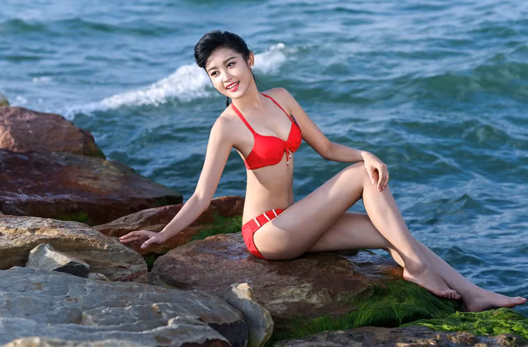 Cuộc thi "Hoa hậu Việt Nam 2014" đang bước vào ngày cuối cùng, chuẩn bị cho đêm chung kết sẽ diễn ra vào tối 6/12. Trước giờ G, các thí sinh đang gấp rút tập luyện để có những phần trình diễn hoàn hảo nhất. (Ảnh: Nguyễn Long)