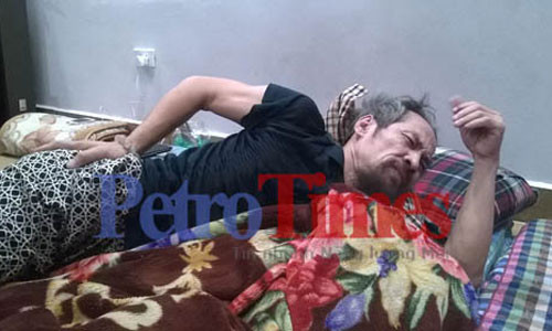 Diễn viên Chu Hùng đau đớn sau vụ tai nạn.