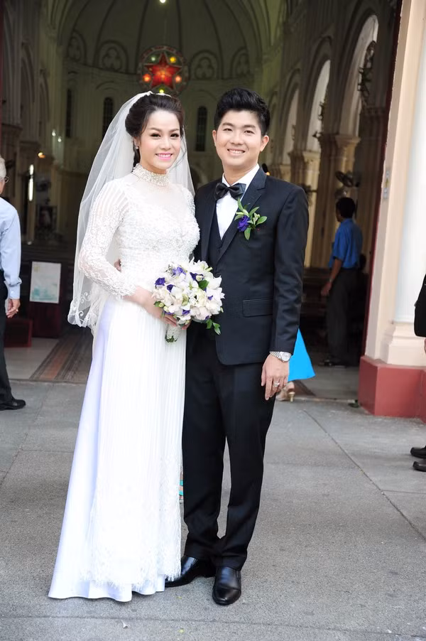 Chồng của nữ diễn viên là Bửu Lộc, làm việc trong một ngân hàng ở TP HCM.