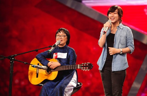 Bên cạnh đó, phần thể hiện tài năng của hai mẹ con thí sinh Quỳnh Mai cũng mang đến nhiều thú vị.