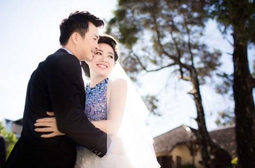 Tuấn Khải và Lê Khánh học chung trường, từng diễn chung 4 năm trên sân khấu kịch Phú Nhuận và cùng nhau về đầu quân cho sân khấu Idecaf. Bên cạnh đó, cặp đôi còn góp mặt trong nhiều phim truyền hình lẫn điện ảnh. Tuy vậy, so với Lê Khánh, Tuấn Khải vẫn là cái tên khá mới với khán giả.