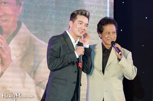 Đàm Vĩnh Hưng và Chế Linh đã "hẹn" khi có thời gian và điều kiện luyện tập, hai nghệ sĩ sẽ hát chung trong tương lai.