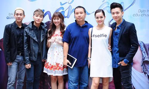 Vợ chồng Quang Huy - Quỳnh Anh và các diễn viên "Chàng trai năm ấy".