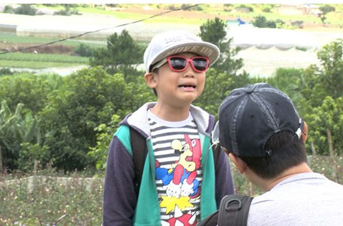 Tuy nhiên, “khát khao chiến thắng” đôi khi làm Tê Giác mất bình tĩnh. Sau một sự cố trong tập 4, ông bố nghiêm khắc Hoàng Bách đã phải yêu cầu con ngừng cuộc chơi.