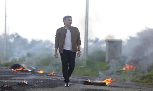 Dương Triệu Vũ tái hiện tai nạn máy bay thảm khốc. (Ảnh: Khoa Nguyễn)