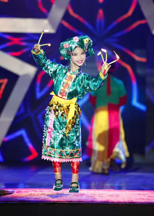 Đức Vĩnh duyên dáng trên sân khấu "Vietnam's Got Talent". (Ảnh: Ân Nguyễn)