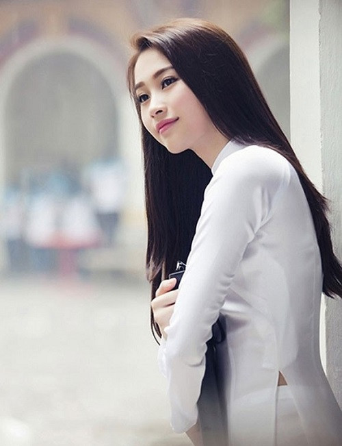 Kieu toc mac ao dai trang cuc xinh nang nao cung nen biet