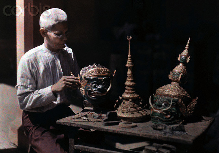 Nghệ nhân làm mặt nạ ở Phnom Penh.