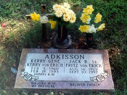 Trong khi đó, bản thân Fritz Von Erich sau những cú sốc gia đình ngày càng trở nên tiều tụy và ốm đau. Công ty WCWA do ông gây dựng buộc phải đóng cửa vào thập kỷ 1990 do làm ăn thua lỗ. Năm 1997, Fritz qua đời vì bệnh ung thư.