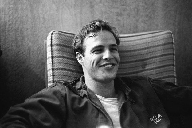 Được coi là một huyền thoại của Hollywood, ngôi sao điện ảnh Marlon Brando (1924-2004) từng đoạt 3 giải thưởng điện ảnh danh giá đó là giải Oscar, giải thưởng của Hiệp hội phê bình điện ảnh New York và giải Quả cầu vàng.