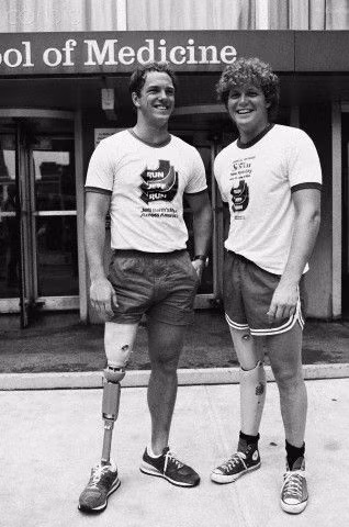 Những người cháu của Joseph Kennedy cũng gặp phải nhiều bi kịch. Con trai của John Kennedy là Patrick Kennedy bị đẻ non chỉ 3 tháng trước khi ông bị ám sát. Edward Kennedy Jr., con trai của người cha cùng tên Edward Kennedy cũng phải cưa chân phải do mắc bệnh ung thư vào năm 1973.