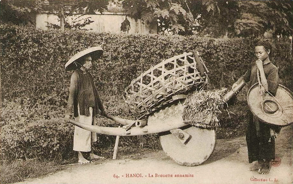 Xe rùa là loại xe thô sơ có hai bánh được đẩy bằng tay, dùng để vận chuyển hàng hóa.