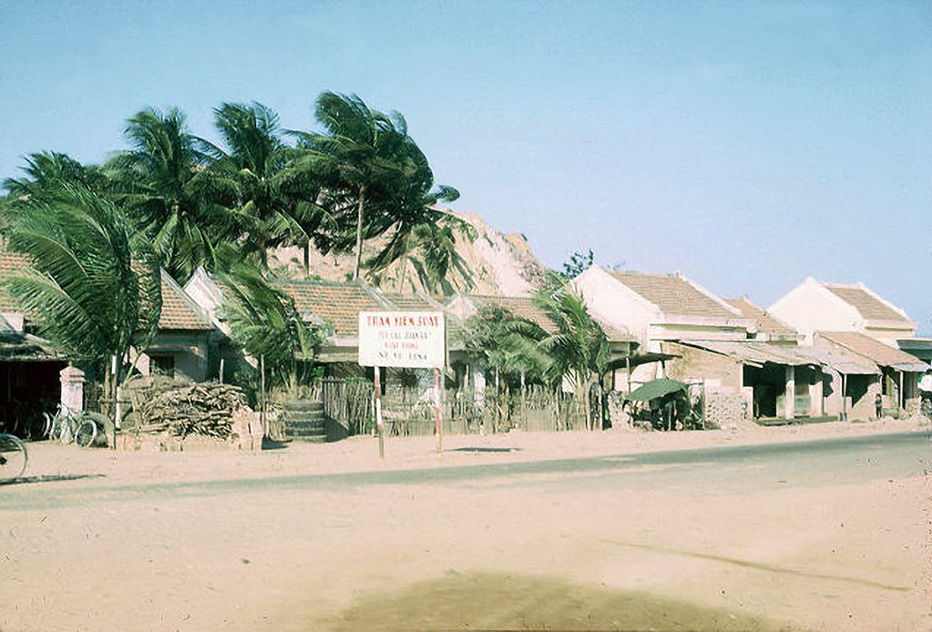 Khu dân cư bên Quốc lộ 1 gần Quy Nhơn.