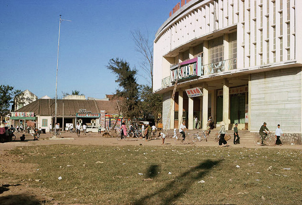 Rạp Kim Khánh ở trung tâm thị xã Quy Nhơn, nay là Trung Tâm Văn Hóa tỉnh Bình Định.