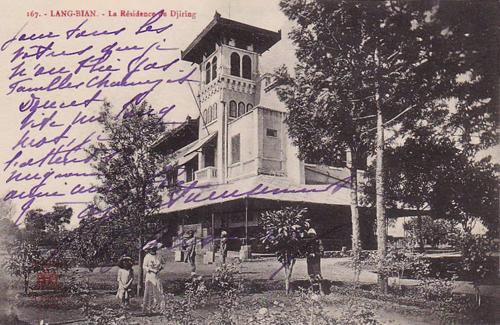 Dinh tỉnh trưởng Di Linh nằm bên đường Cái quan.