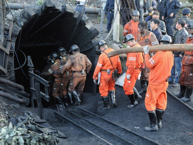 Tính đến năm 2010, Trung Quốc là quốc gia kém an toàn nhất trong ngành khai thác than. Quốc gia này sản xuất đến 40% lượng than thế giới, nhưng đồng thời cũng chiếm 80% số ca tử vong do tai nạn hầm mỏ trên toàn cầu. Ảnh:Getty.