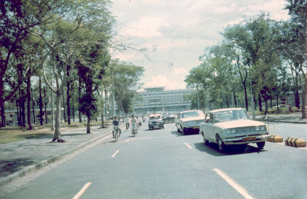 Đại lộ Thống Nhất (nay là đường Lê Duẩn) và Dinh Độc Lập.