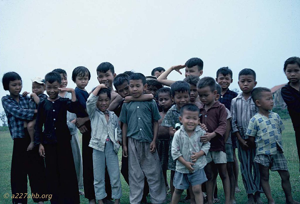 Trẻ em ở Hàm Tân.