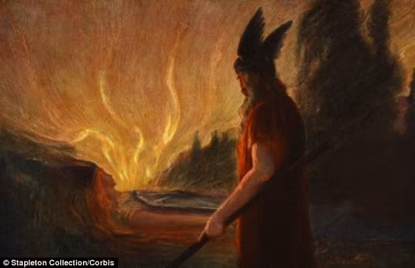 Sở dĩ các chuyên gia Viking đưa ra lời dự đoán này là do quan sát và chứng kiến một số sự kiện gần đây. Tại thành phố York, người dân đã nghe thấy một tiếng tù và cổ phát ra từ một nóc nhà trong thành phố, đúng dịp lễ hội Jorvik của người Viking. Ảnh: Hình ảnh mô tả tên khổng lồ Surt sẽ nhấn chìm tất cả thế giới trong địa ngục lửa.