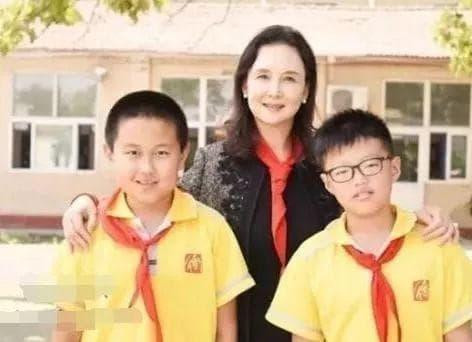 Bat ngo voi nhan sac cua Hang Nga 