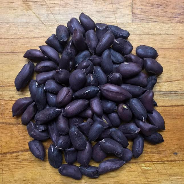 Thực hư loại lạc tím đen được quảng cáo công dụng như nhân sâm Thuc hu loai lac tim den duoc quang cao cong dung nhu nhan sam