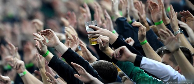 Bia tại World Cup 2022 có giá gần 14 USD nửa lít Bia tai World Cup 2022 co gia gan 14 USD nua lit