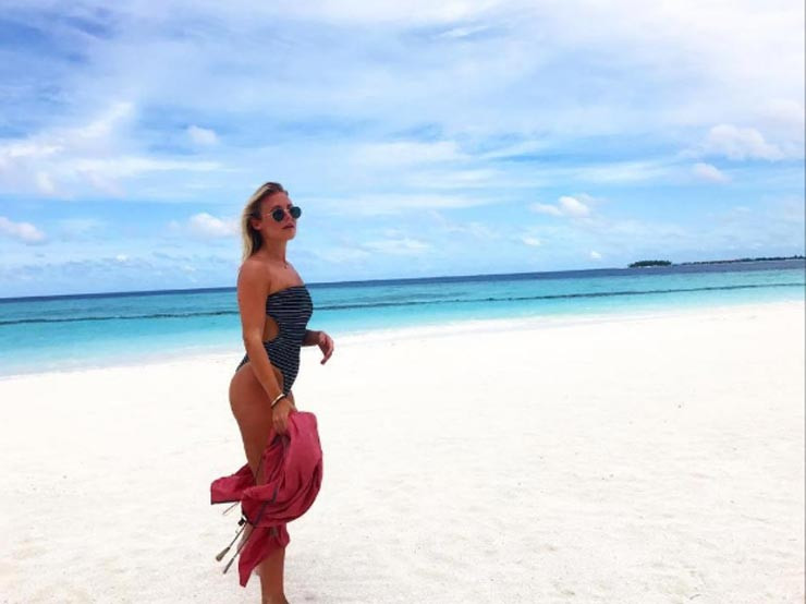 Bạn gái Neymar diện bikini khoe bụng bầu - Hình 6 Ban gai Neymar dien bikini khoe bung bau-Hinh-6