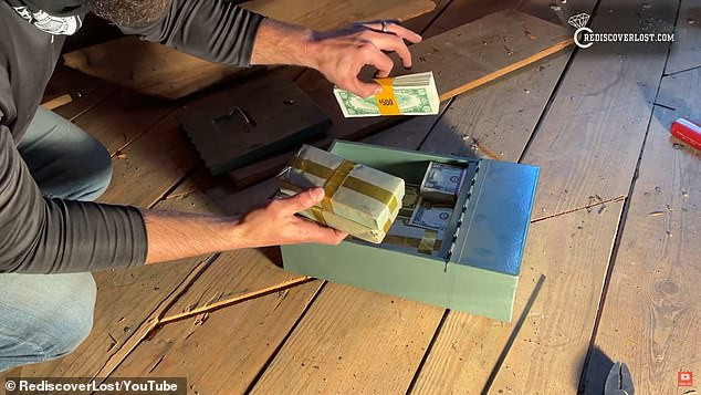 Tim thay “kho bau” trong hop sat duoc ong noi cat giau tren mai nha