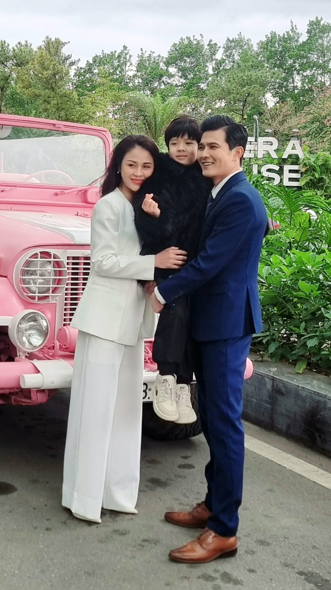 Quang Su noi gi khi khan gia doi 'nhay vao tivi' cho an dam?-Hinh-2