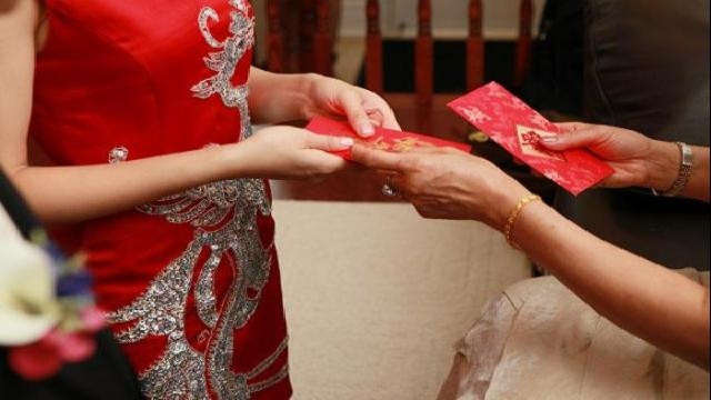 Mệt mỏi vì mẹ chồng đòi giữ tiền mừng sau đám cưới Met moi vi me chong doi giu tien mung sau dam cuoi