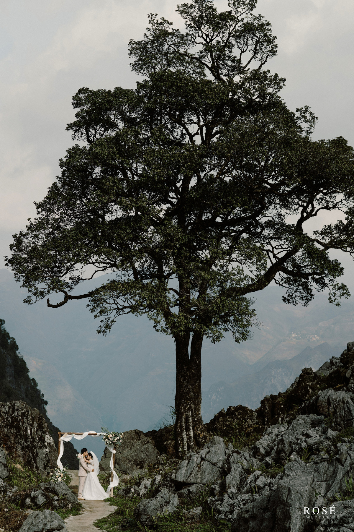 Dep me man bo anh cuoi tai Ha Giang cua hot TikToker trieu follow-Hinh-10