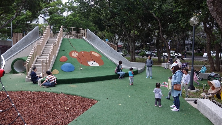 Chồng đưa hơn 300 triệu ở nhà chăm con, vợ tức giận đùng đùng Chong dua hon 300 trieu o nha cham con, vo tuc gian dung dung