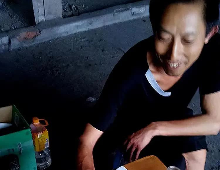 10 nam song duoi gam cau tim giac mo trung so doi doi-Hinh-2