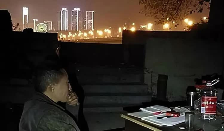 10 nam song duoi gam cau tim giac mo trung so doi doi-Hinh-3