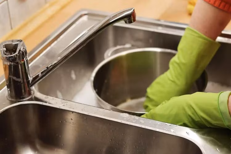 Ly hon, vo cu doi 2 ty dong tien cong lam viec nha 26 nam