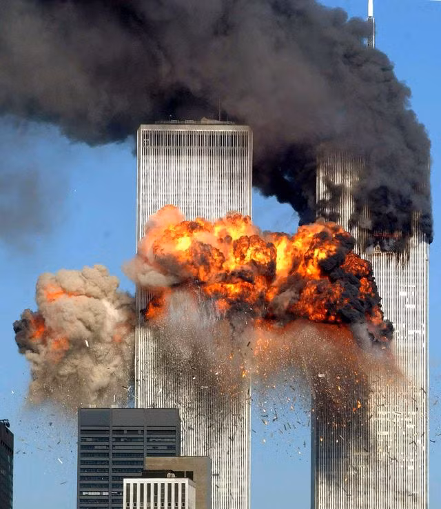 Thảm họa khủng khiếp này đã trở thành sự thật vào ngày 11/9/2001, khi những tên khủng bố thuộc tổ chức al-Qaeda lao hai chiếc máy bay bị cướp vào hai tòa tháp phía Bắc và phía Nam của Trung tâm Thương mại Thế giới.